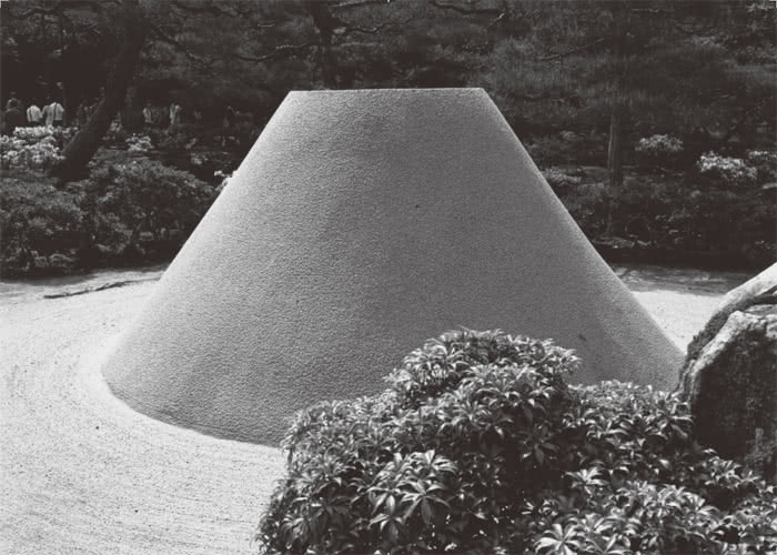 礫石與沙：日本枯山水庭園的見微知著