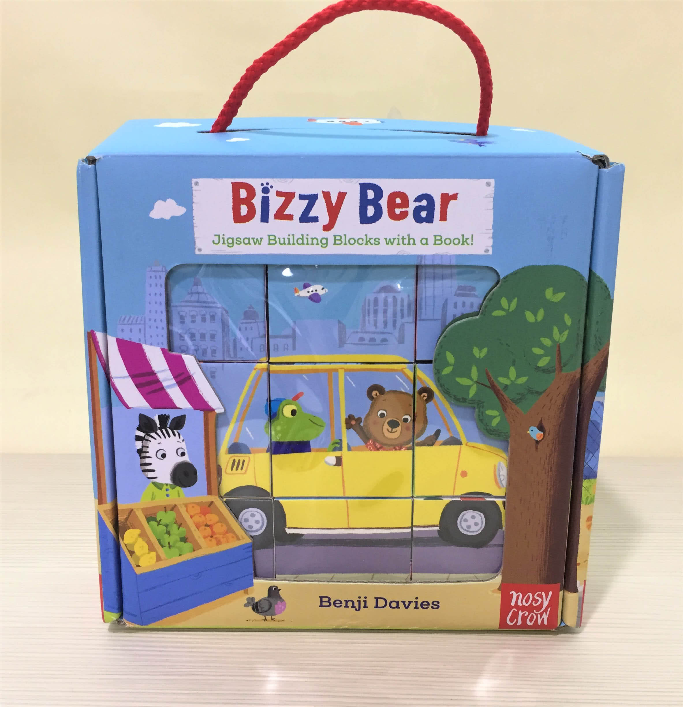 Bizzy Bear Book and Blocks set （1硬頁小書+9個厚紙積木）