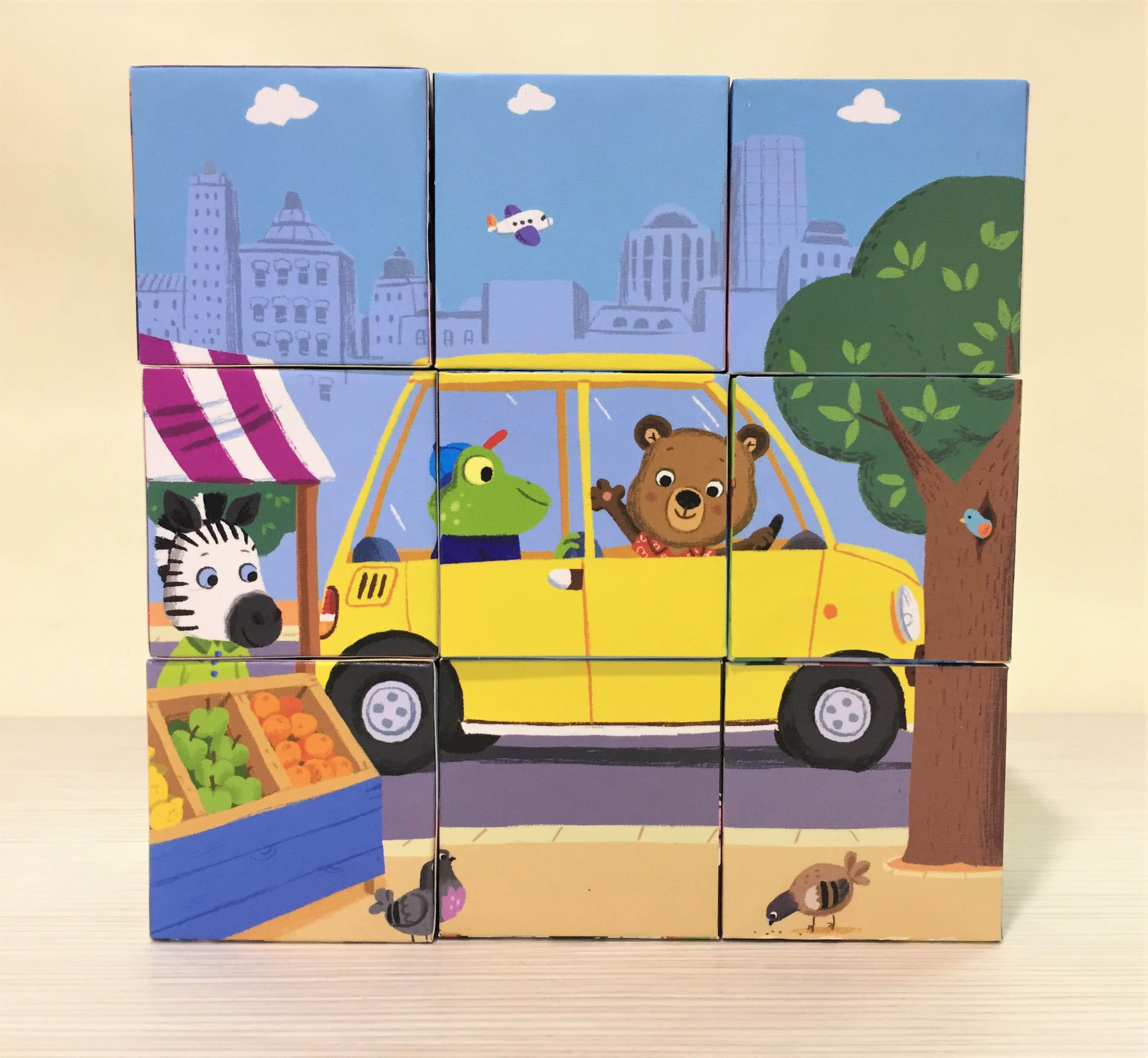 Bizzy Bear Book and Blocks set （1硬頁小書+9個厚紙積木）